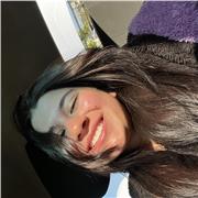 Soy venezolana hablante nativo del español, también he vivido en Panamá y actualmente en Chile, soy apasionada de los idiomas y me encantaría enseñarles a otros a serlo